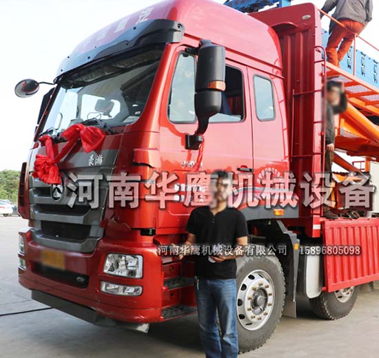 山東客戶訂購舉升18.5米高空壓瓦設(shè)備